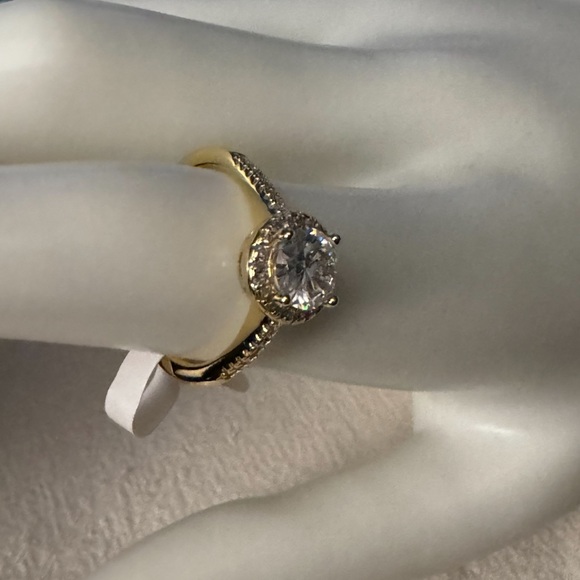 Victoria Emerson Jewelry - 💕New gold and Sterling Silver Sierra Round Cut Moissanite ring.